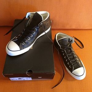 NIB*Black Leather*CONVERSE*Unisex W11/M9*High Top
